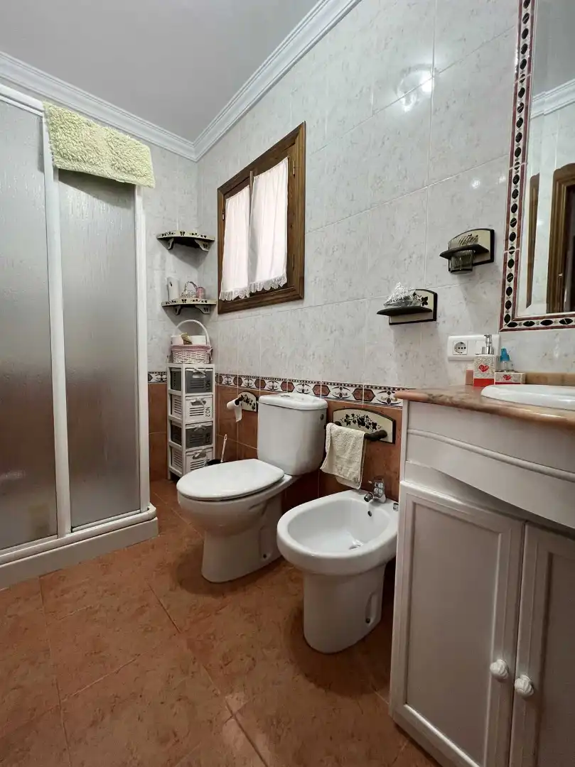 Bany de Casa o xalet en venda en Estepa amb Terrassa, Traster i Piscina