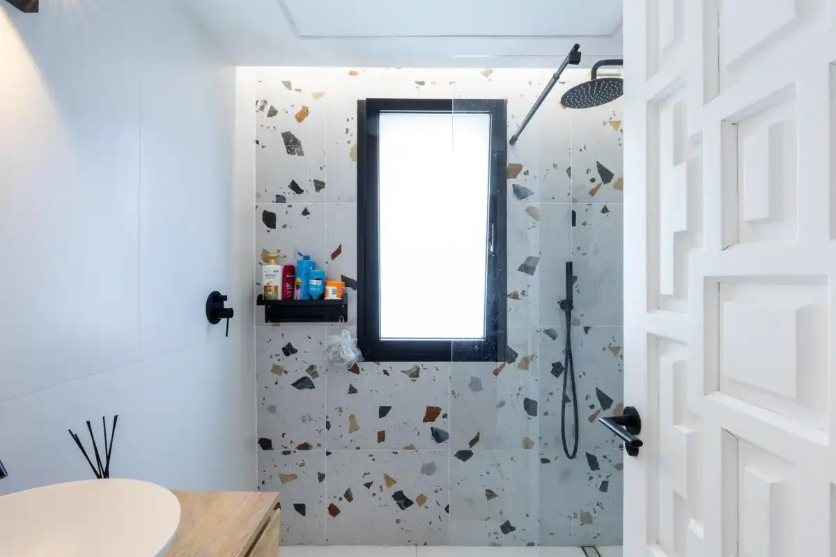 Bathroom of Houses for sale in L'Eliana  with Air Conditioner, Heating and Swimming Pool