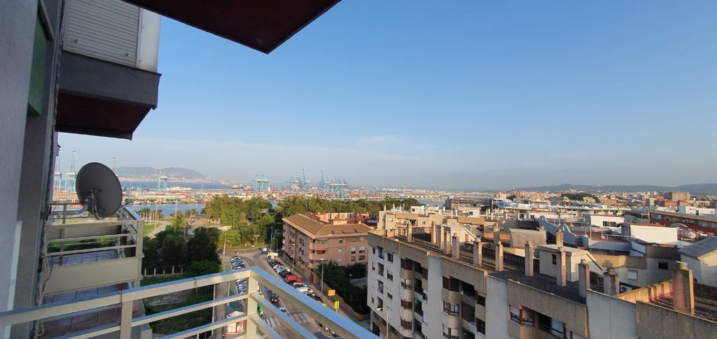 Exterior view of Flat to rent in Algeciras  with Air Conditioner, Heating and Parquet flooring