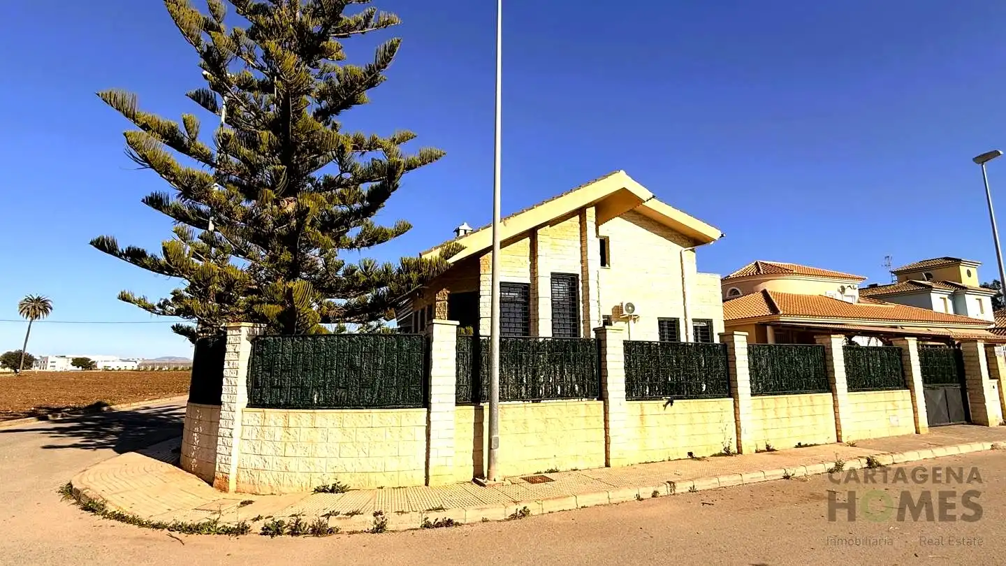 Vista exterior de Casa adosada en venta en Cartagena con Aire acondicionado, Jardín privado y Parquet