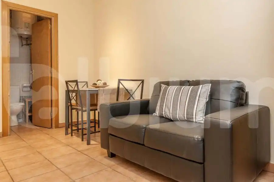 Wohnzimmer von Wohnung zur Miete in Barcelona mit Klimaanlage und Heizung
