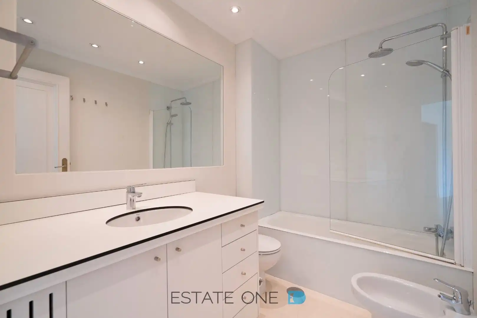 Bathroom of Flat for rent in Chamartín