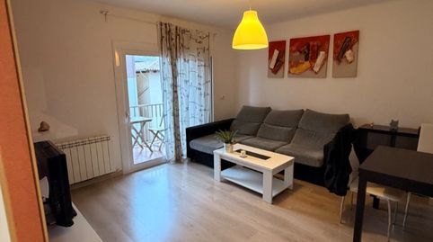 Pis de 115 m² totalment reformat amb 3 habitacions a la zona del Pont