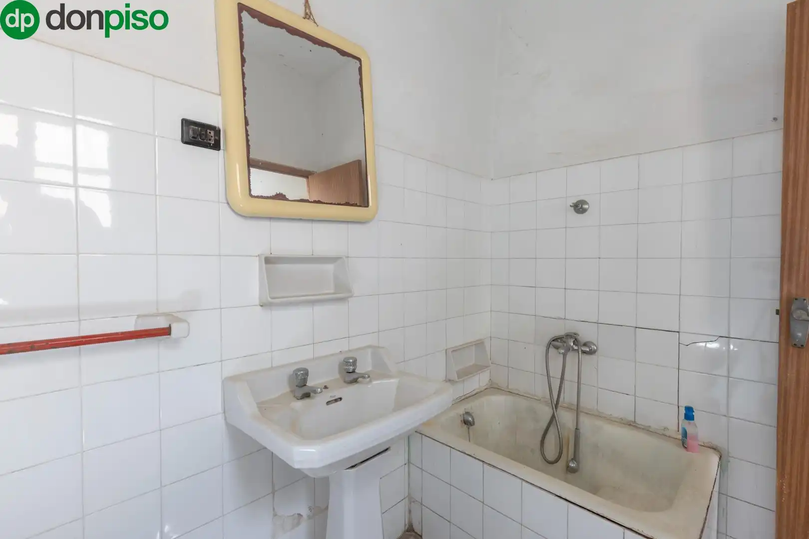Detached homes for sale in Calle La Mamola, La Mamola