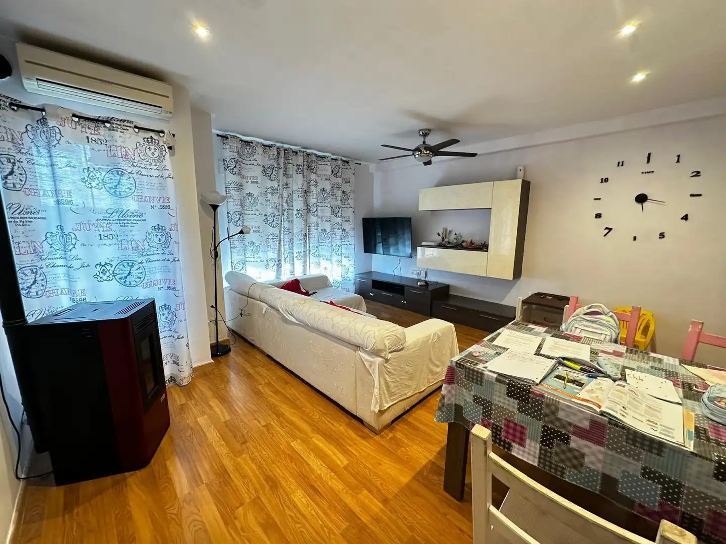 Sala de estar de Piso en venta en Vilamarxant con Aire acondicionado, Parquet y Balcón