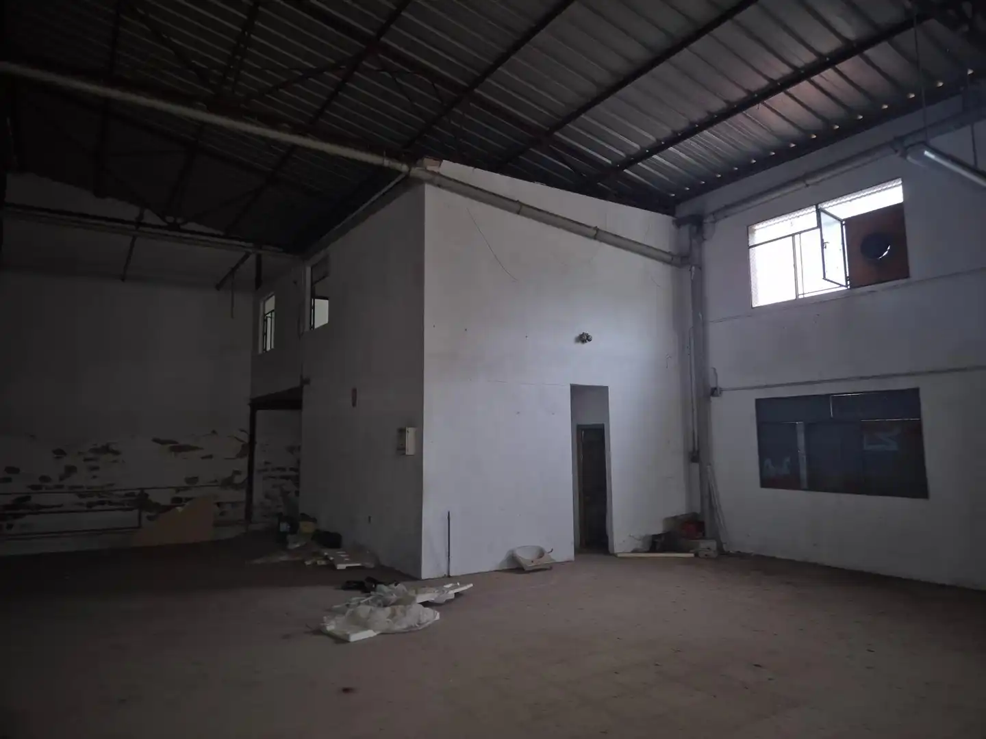 Fabrikhallen zur Miete in Elche / Elx