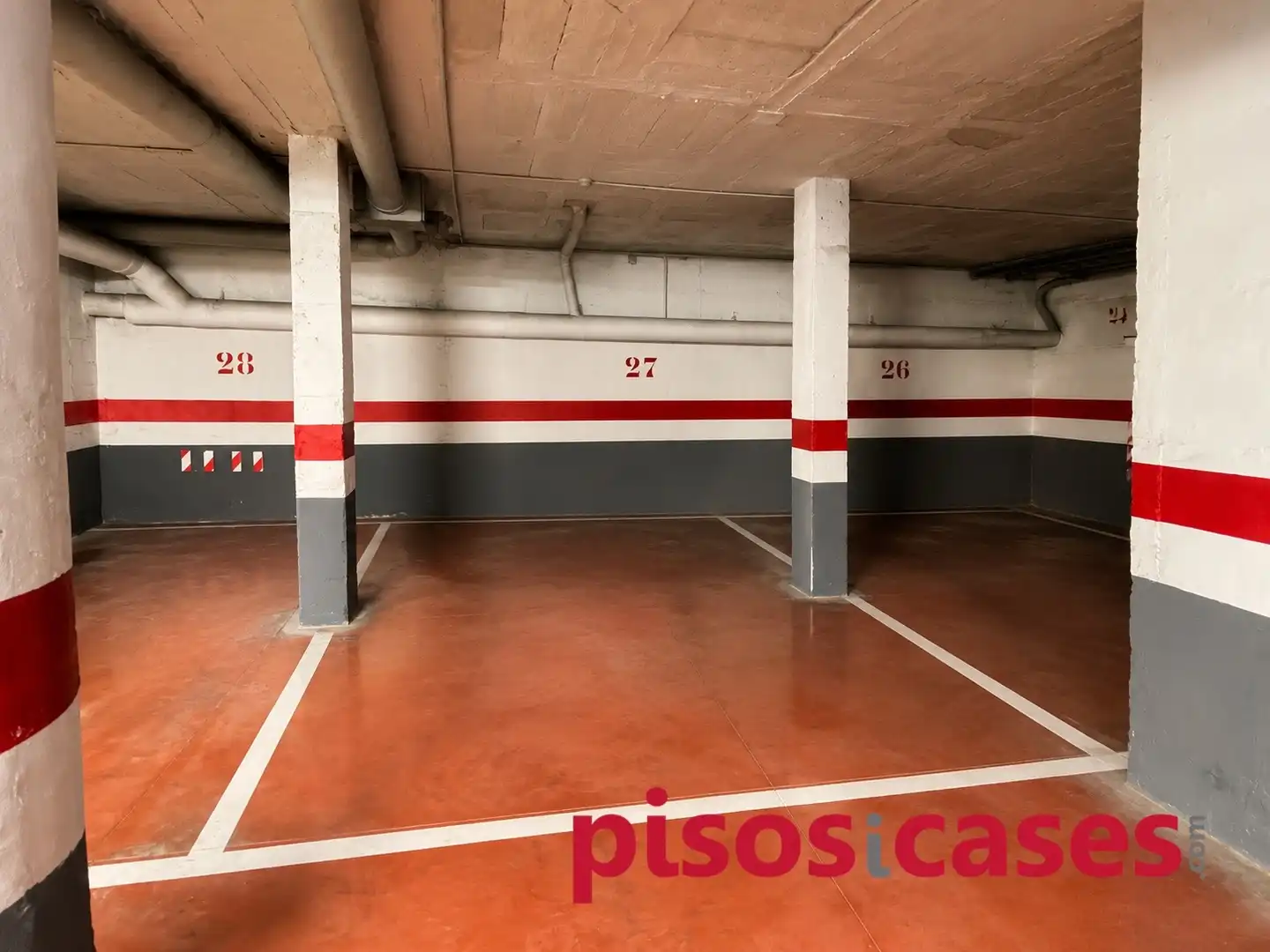 Aparcament de Pis en venda en Vic amb Calefacció, Parquet i Terrassa