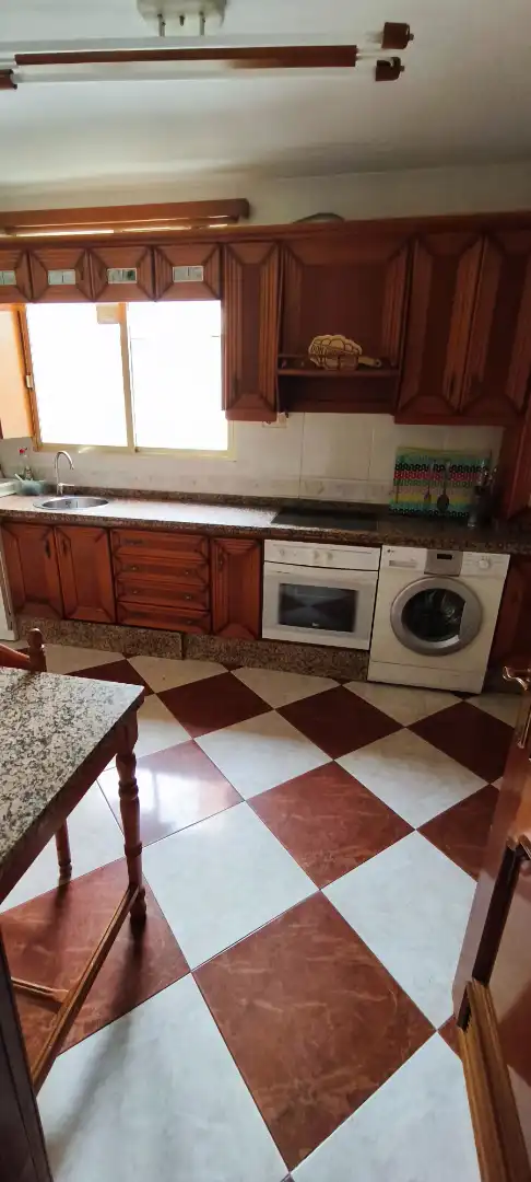 Cuina de Pis de lloguer en Córdoba amb Aire condicionat, Terrassa i Moblat