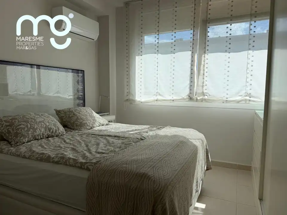 Habitación de Casa adosada en venta en Premià de Mar con Aire acondicionado, Calefacción y Jardín privado