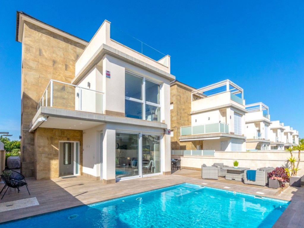 House or chalet for sale in Calle Emilia Pardo Bazan, -1, Zona Carrefour - Urbanizaciones