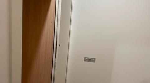 Photo 5 of Flat to rent in Centre, Vic