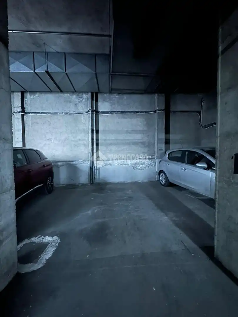 Parking of Flat for sale in Madrid  with Air Conditioner, Heating and Terrace