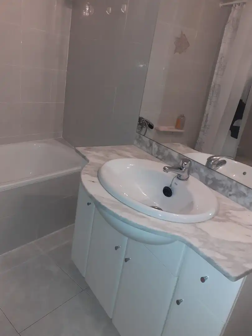 Bany de Casa o xalet en venda en Nalda amb Calefacció, Traster i Rentadora