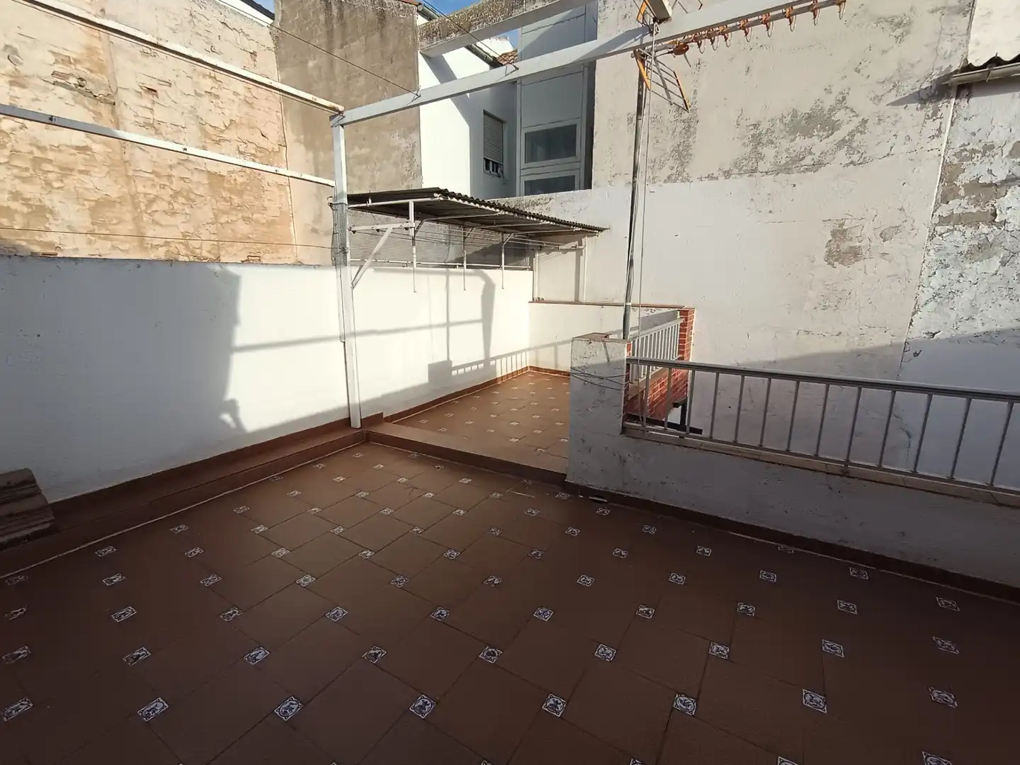 Terrasse von Einfamilien-Reihenhaus zum Verkauf in Jaén mit Klimaanlage, Heizung und Terrasse