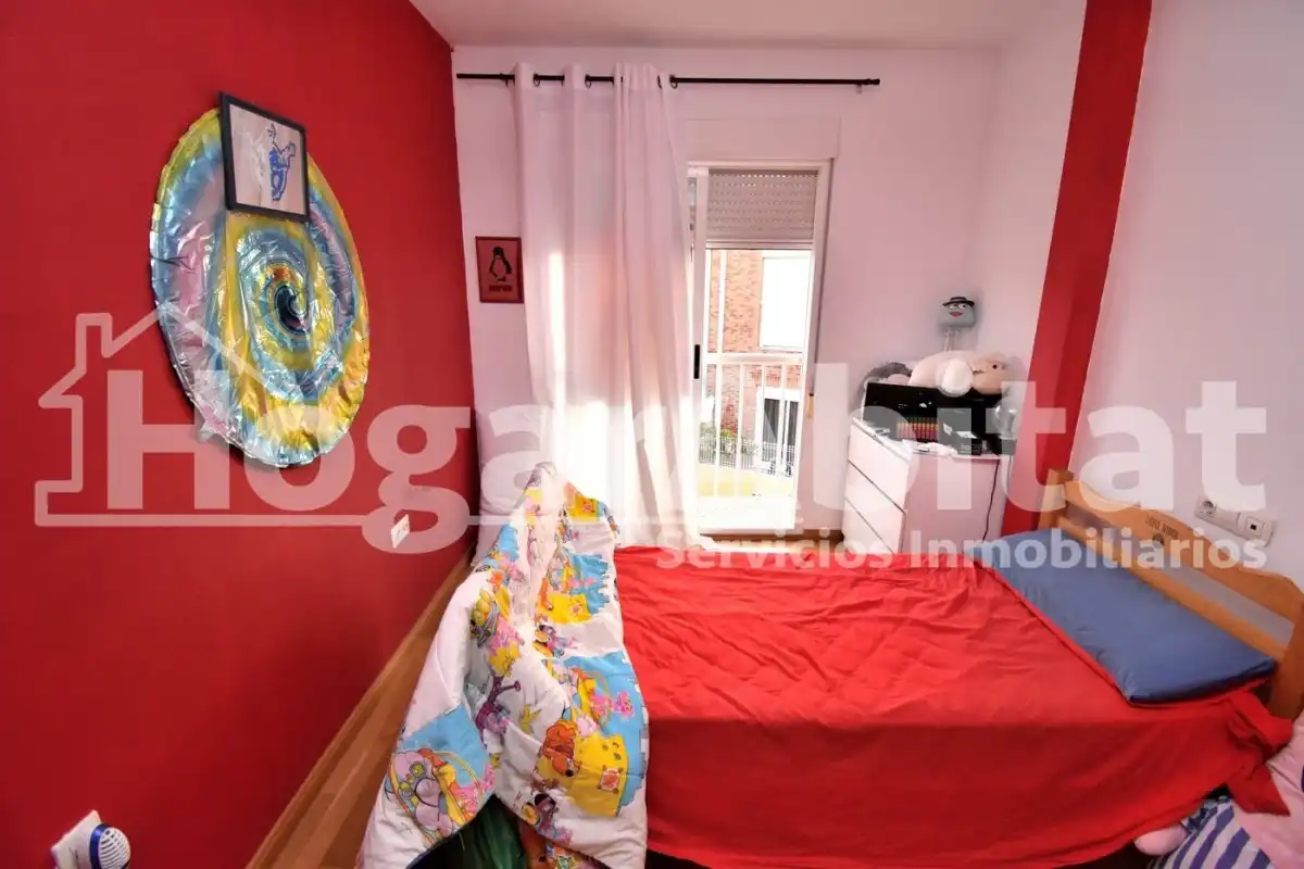 Habitación de Casa adosada en venta en Burriana / Borriana con Jardín privado, Terraza y Piscina comunitaria