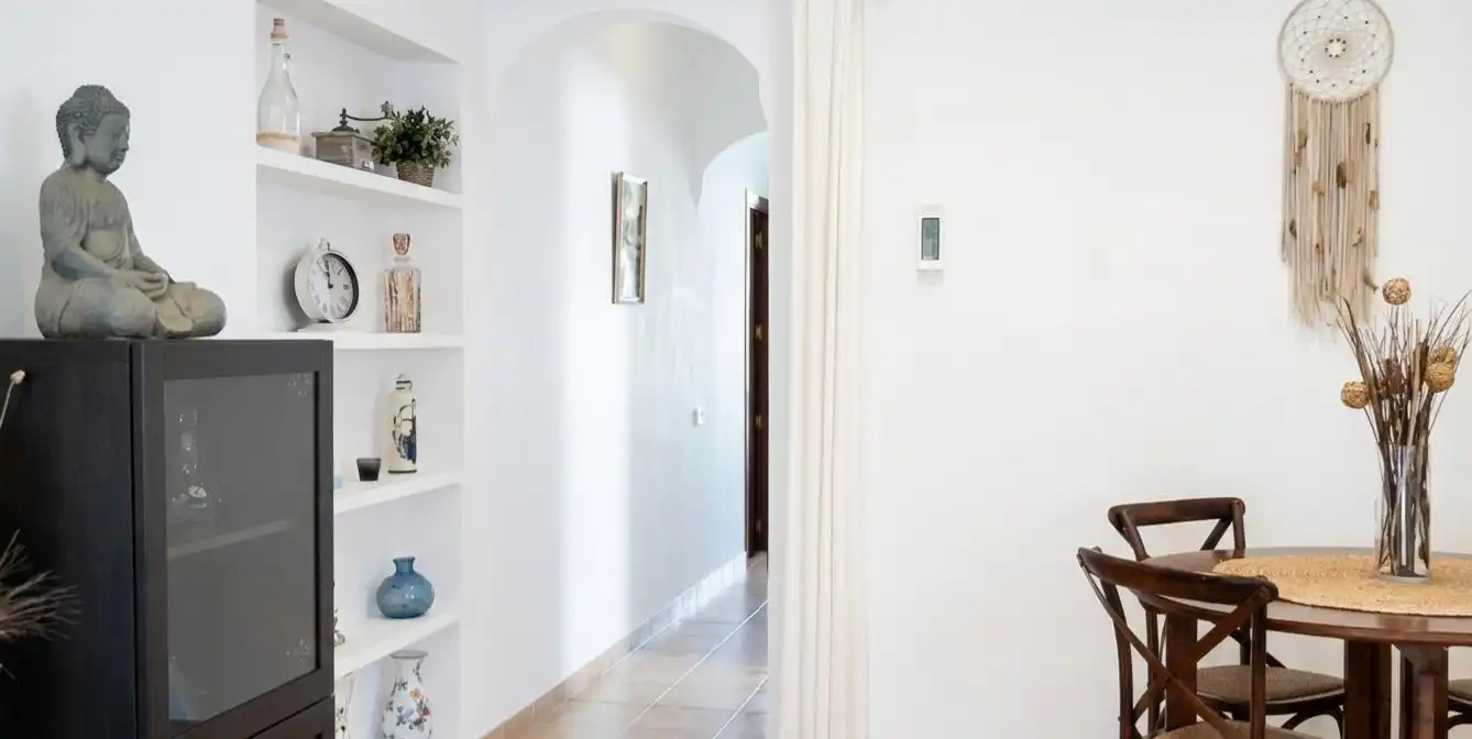 Erdgeschoss zum Verkauf in  Palma de Mallorca mit Klimaanlage, Privatgarten und Abstellraum