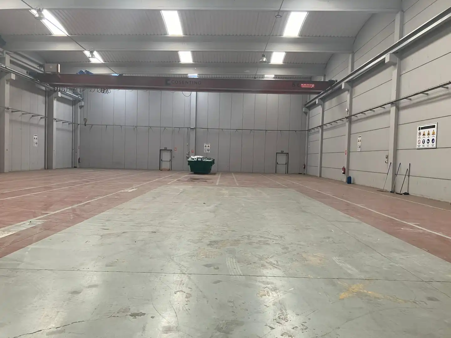 Industrial building with lift for sale in Carrer Unicef