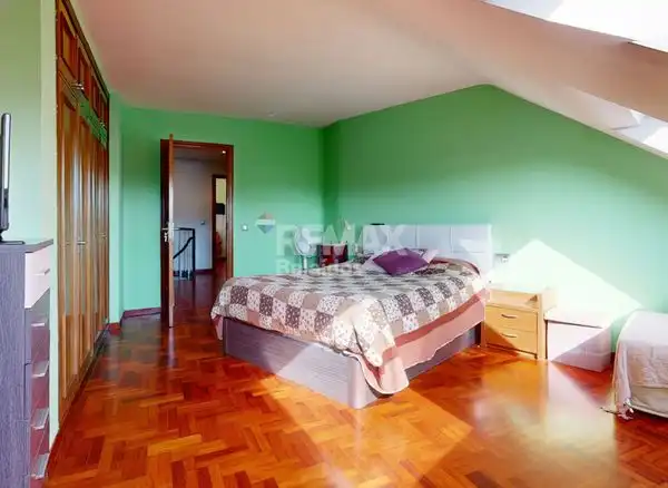 Bedroom of Flat for sale in Vigo   with Heating, Parquet flooring and Storage room