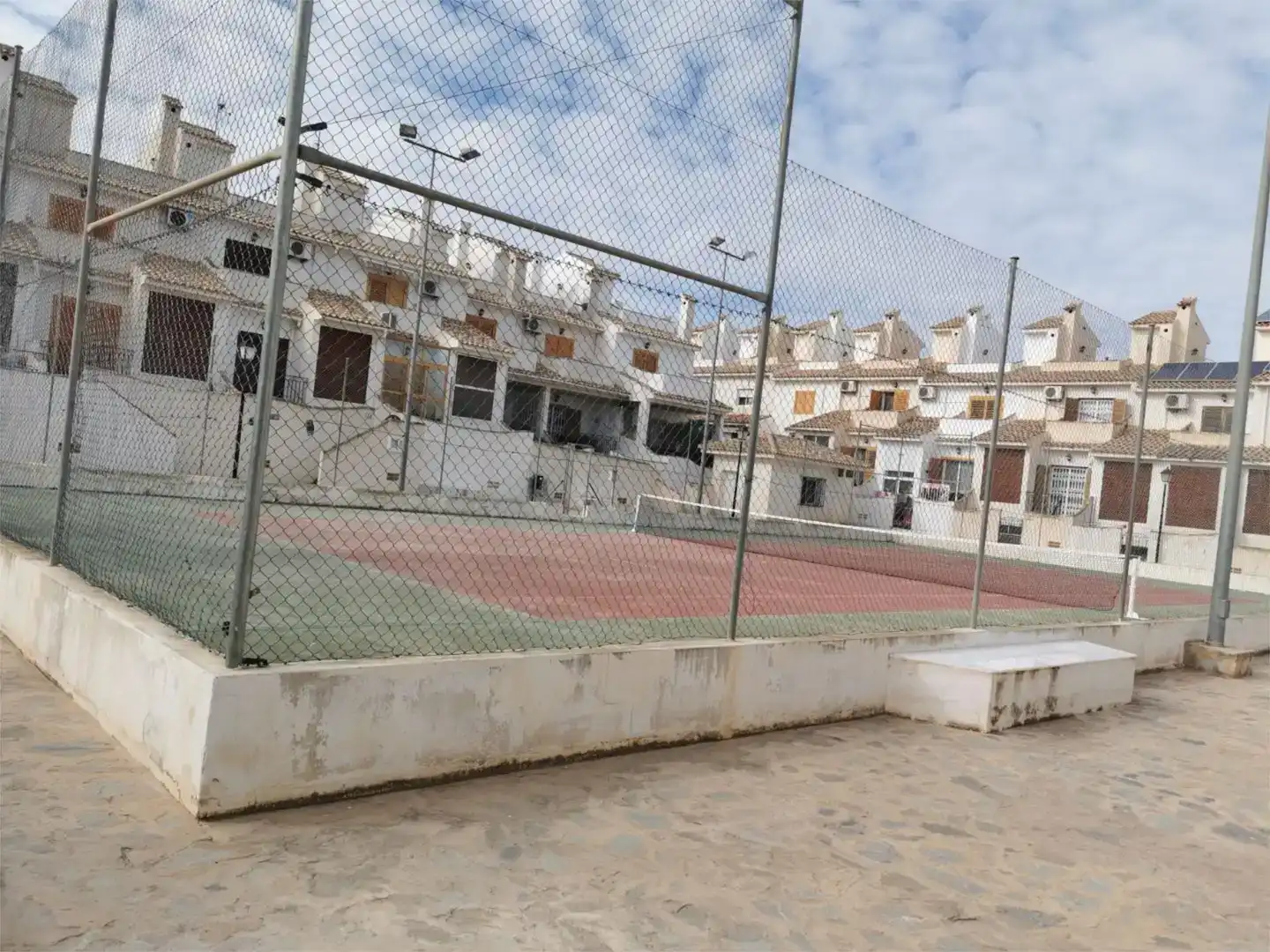 Aparcament de Casa adosada en venda en Santa Pola amb Piscina