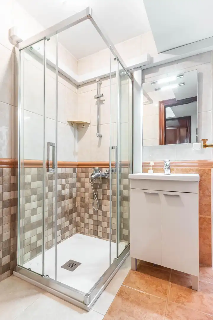 Bany de Apartament en venda en Laviana amb Traster