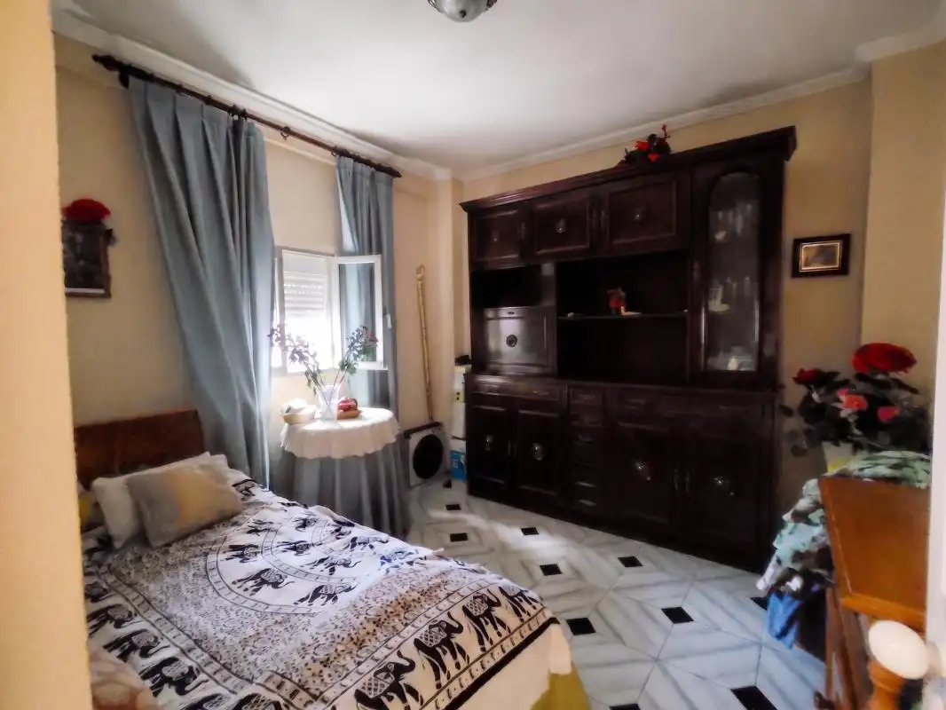 Dormitori de Casa adosada en venda en Sevilla amb Aire condicionat, Calefacció i Jardí privat