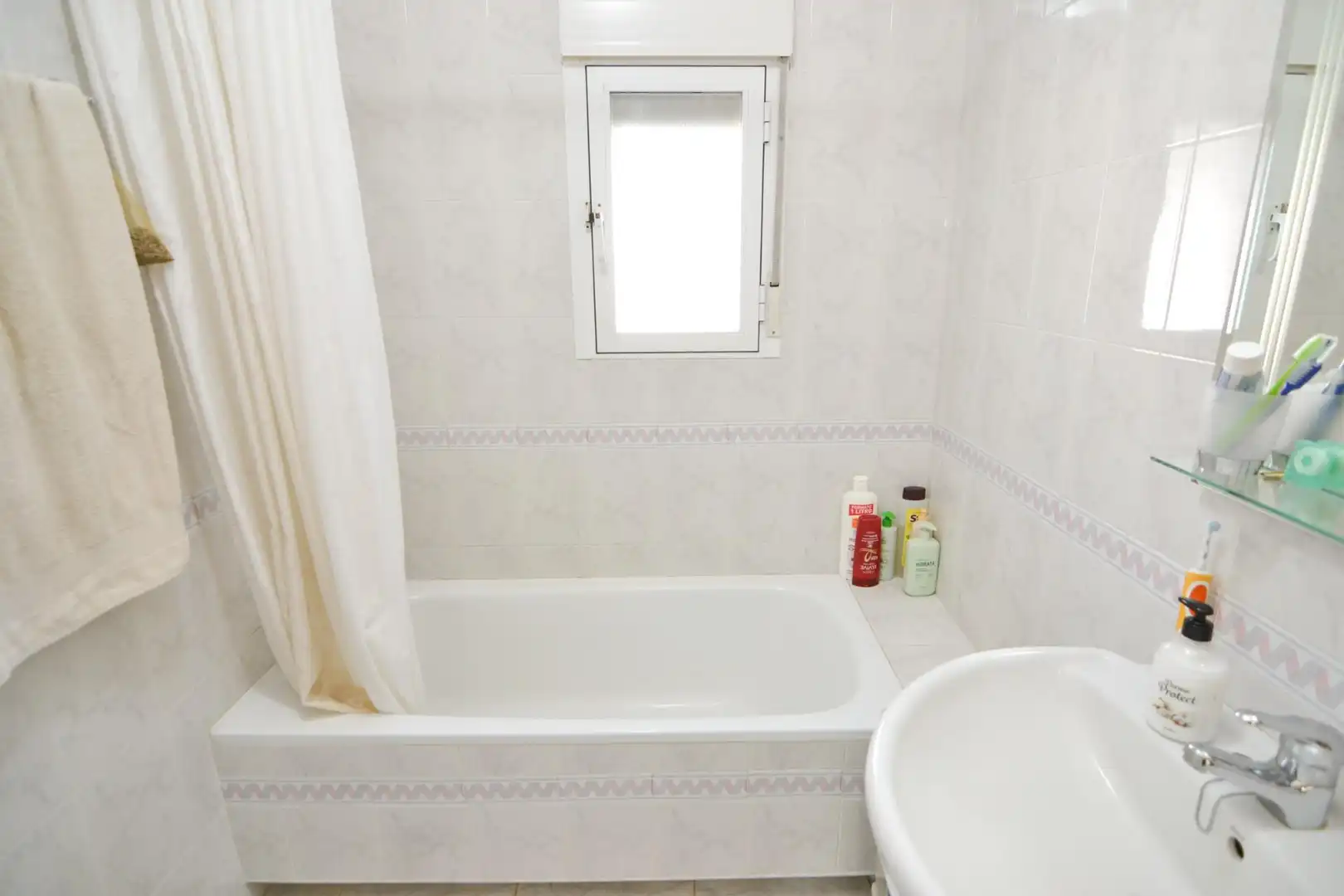Bany de Casa o xalet en venda en Casarrubios del Monte amb Calefacció, Jardí privat i Terrassa