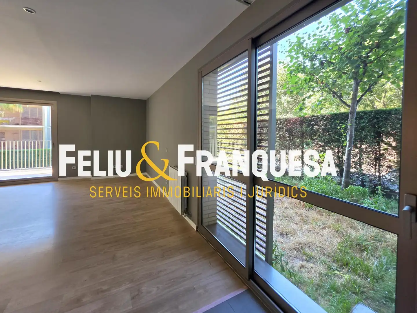 Vista exterior de Piso en venta en Sant Cugat del Vallès con Calefacción, Jardín privado y Terraza