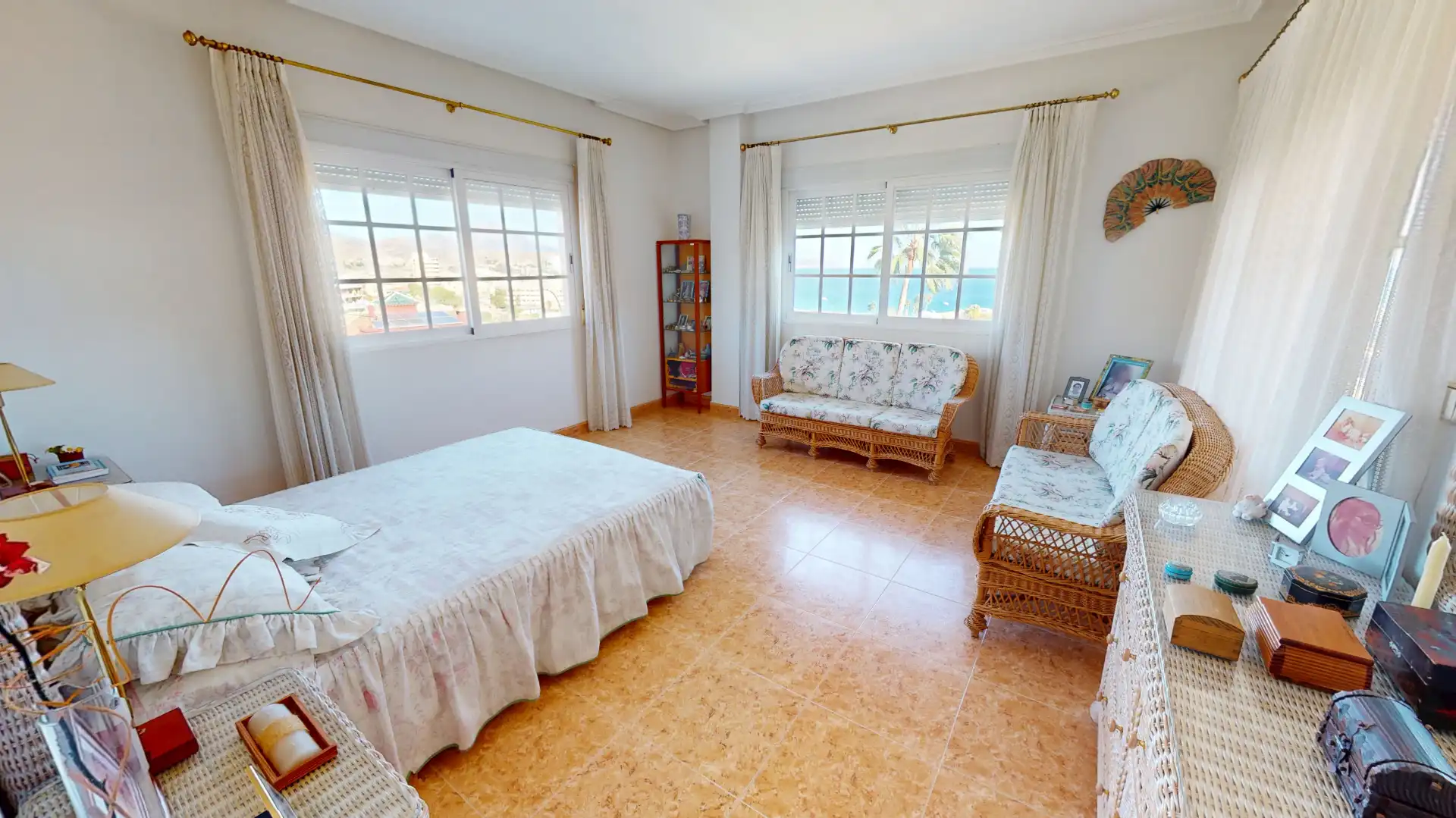Dormitori de Casa o xalet en venda en El Campello amb Aire condicionat, Calefacció i Jardí privat