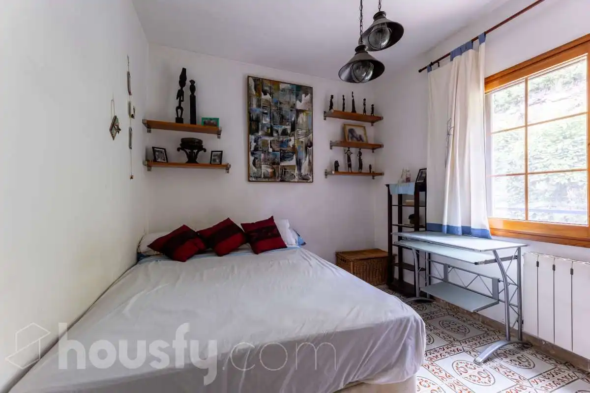 Dormitori de Casa o xalet en venda en Torrelles de Foix amb Aire condicionat, Calefacció i Jardí privat
