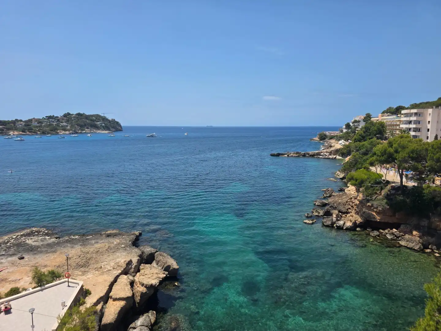 Vista exterior de Pis en venda en Calvià amb Moblat, Balcó i Piscina comunitària
