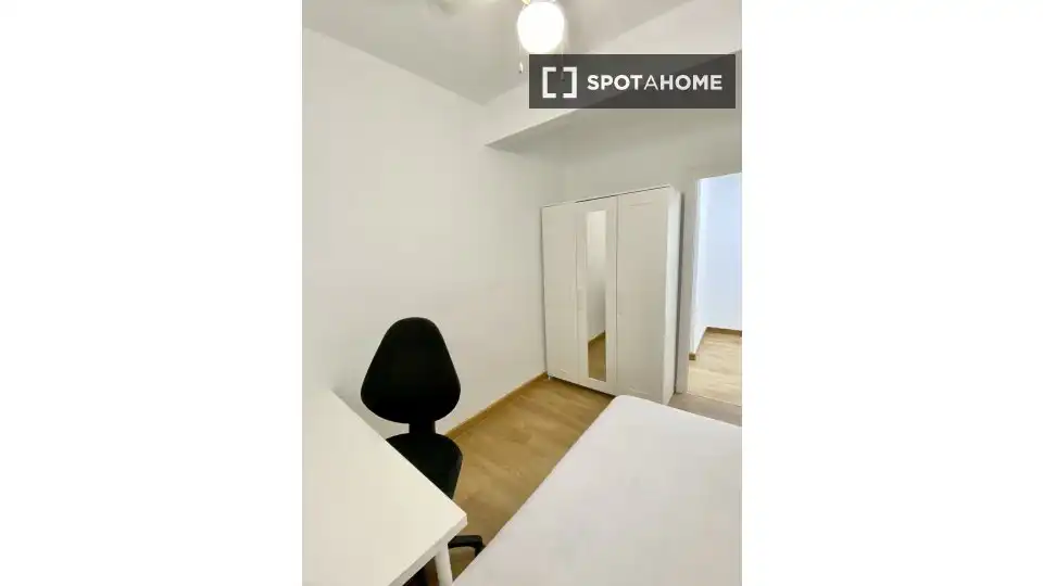 Bedroom of Flat for share in Murcia  with Air Conditioner, Terrace and Furnished