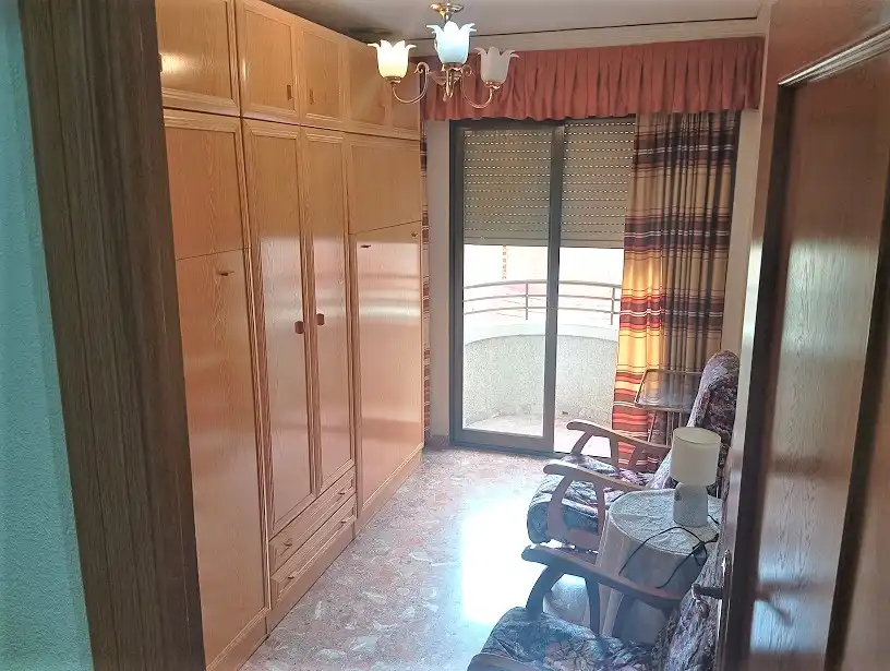 Habitación de Piso de alquiler en Elche / Elx con Aire acondicionado, Amueblado y Horno