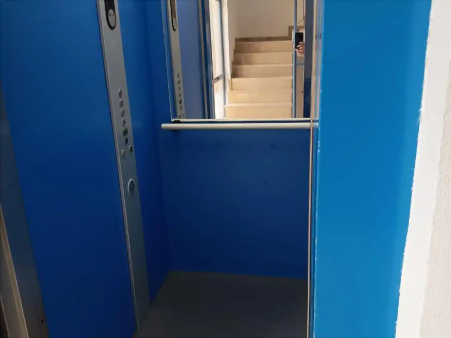 Flat for sale in  Granada Capital
