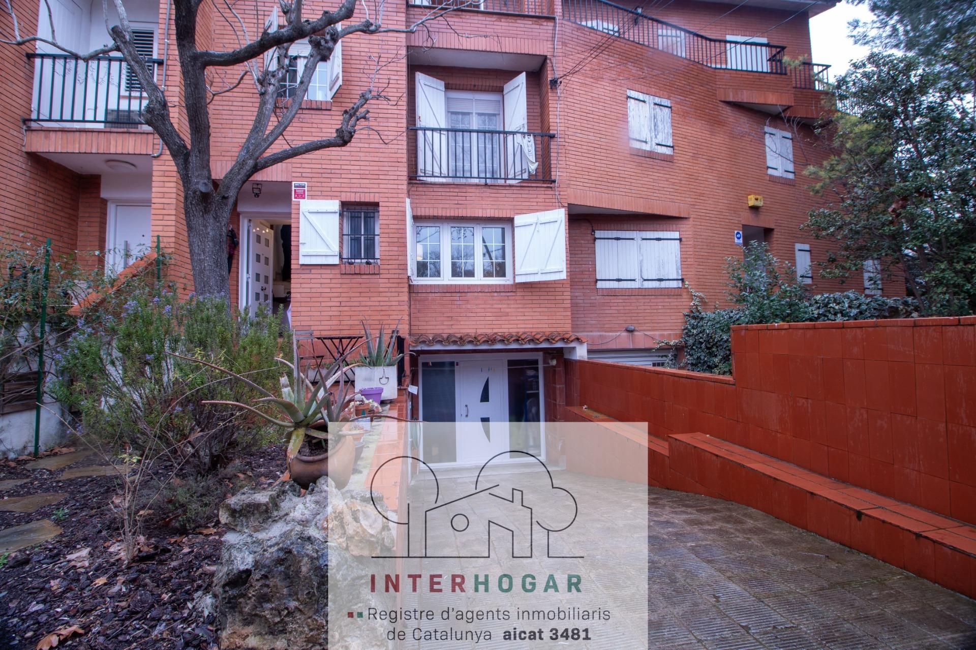 Vista exterior de Casa o xalet en venda en Cerdanyola del Vallès