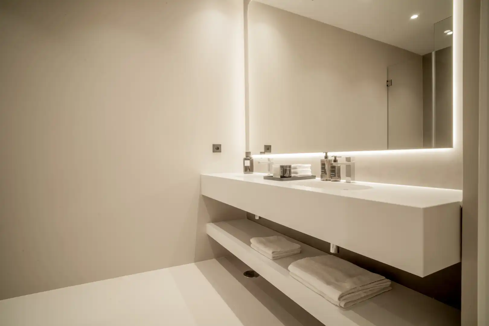 Baño de Casa o chalet en venta en Marbella con Jardín privado, Terraza y Piscina