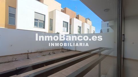 Foto 4 de Casa adosada de alquiler en Núcleo Urbano, La Pobla de Vallbona