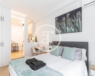 Dormitori de Estudi de lloguer en  Madrid Capital amb Aire condicionat, Moblat i Rentadora