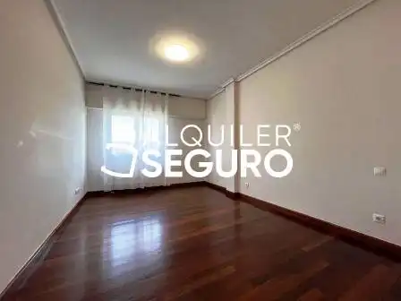 Habitación de Piso de alquiler en Bilbao  con Calefacción y Terraza
