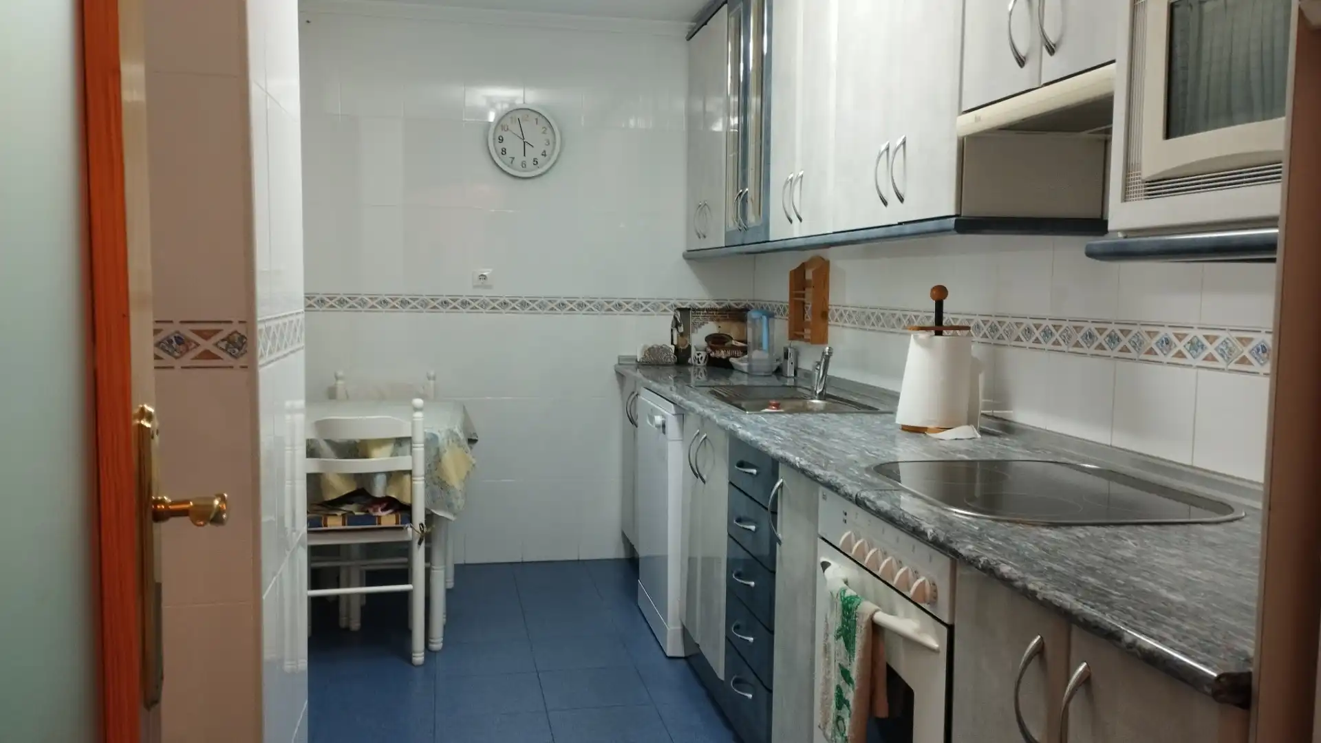 Kitchen of Flat for sale in Medina del Campo  with Heating, Parquet flooring and Storage room