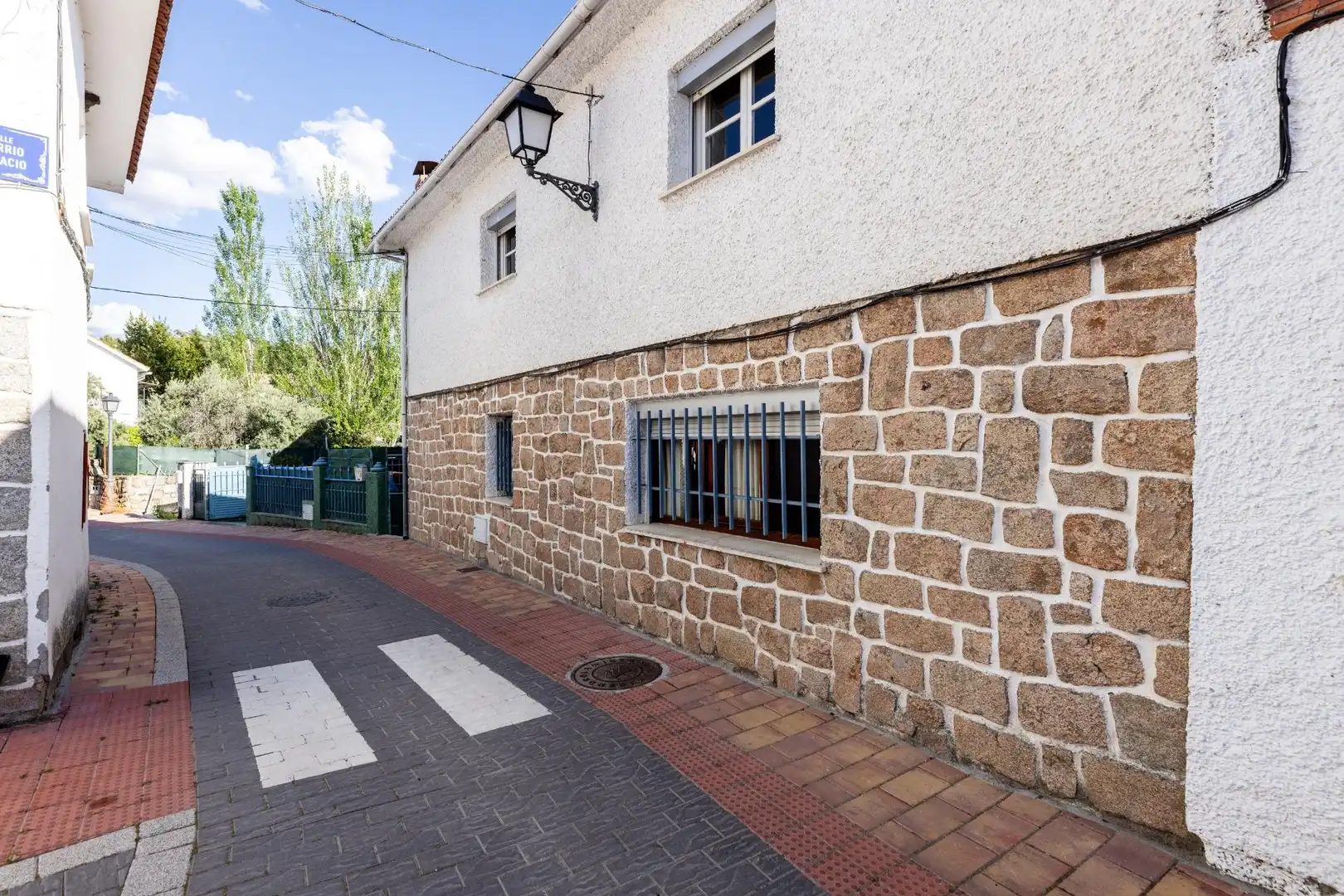 Exterior view of Houses for sale in Fresnedillas de la Oliva  with Heating