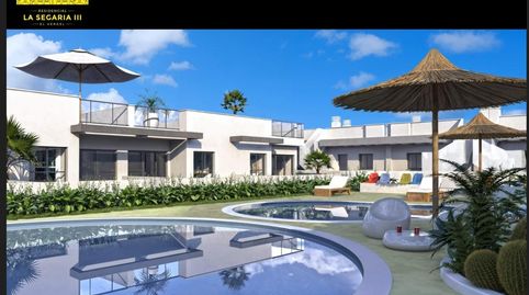 Espectacular bungalow de esquina con amplia parcela, solarium y piscina en El Verger