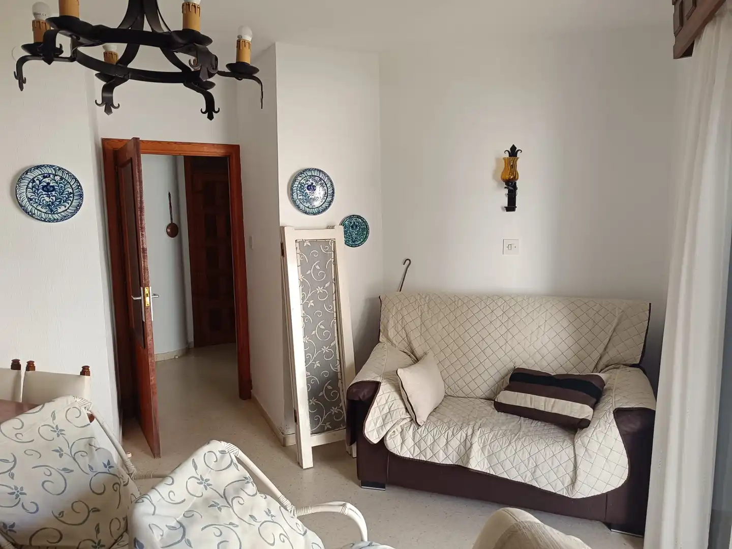 Sala d'estar de Apartament en venda en Salobreña amb Moblat