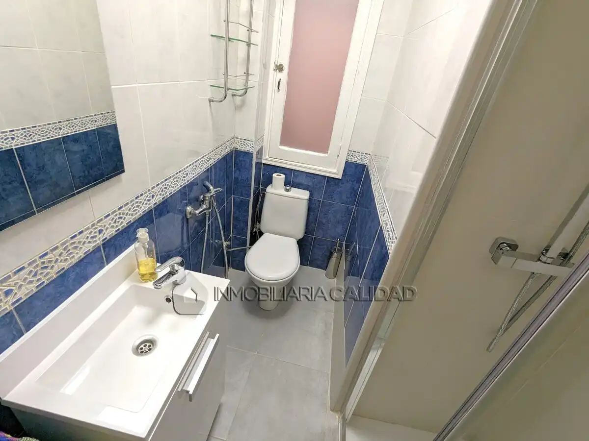 Baño de Piso de alquiler en Burgos con Calefacción y Amueblado