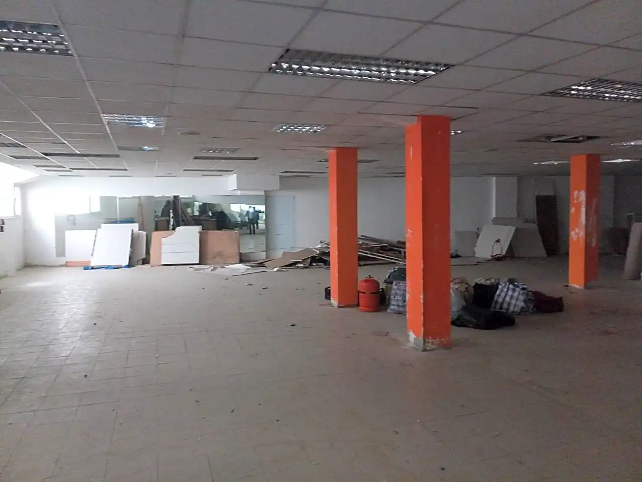 Local comercial en alquiler en Numancia - San Fernando