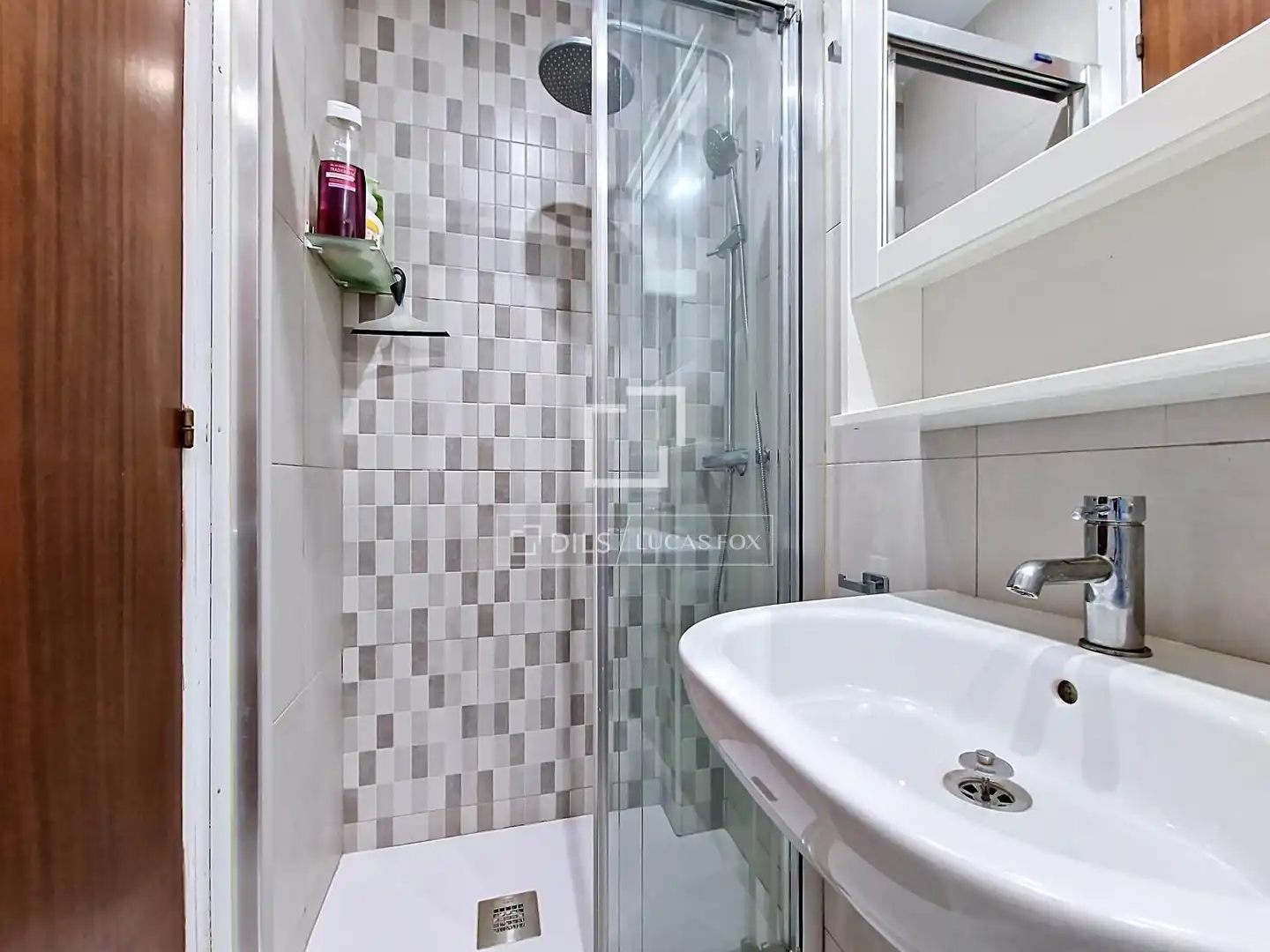 Bathroom of Flat for sale in Vilanova i la Geltrú  with Air Conditioner, Heating and Terrace