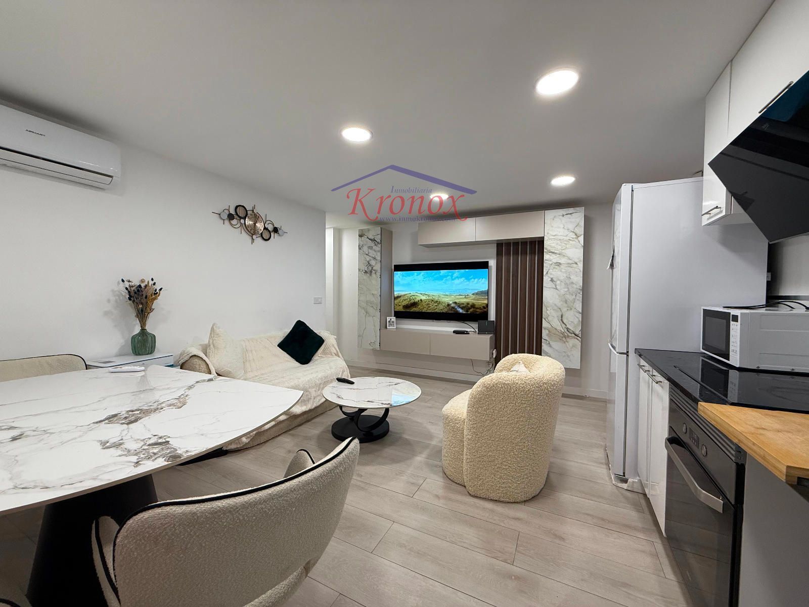 Living room of Flat for sale in  Madrid Capital  with Air Conditioner, Heating and Terrace