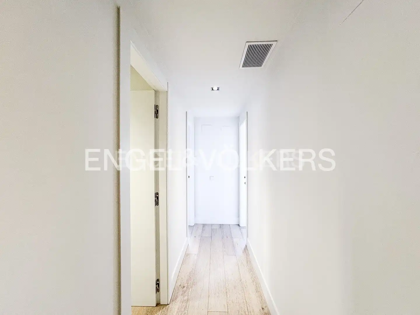 Flat for rent in Barcelona  with Air Conditioner, Heating and Parquet flooring