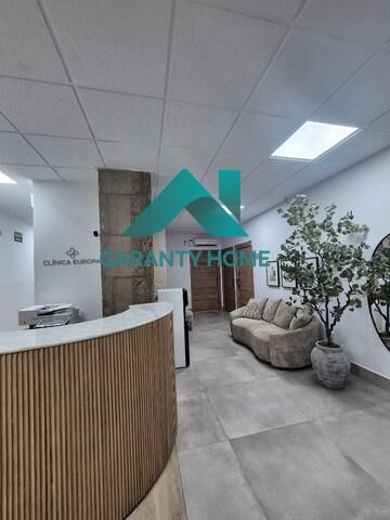 Office to rent in Cáceres Capital  with Air Conditioner and Furnished