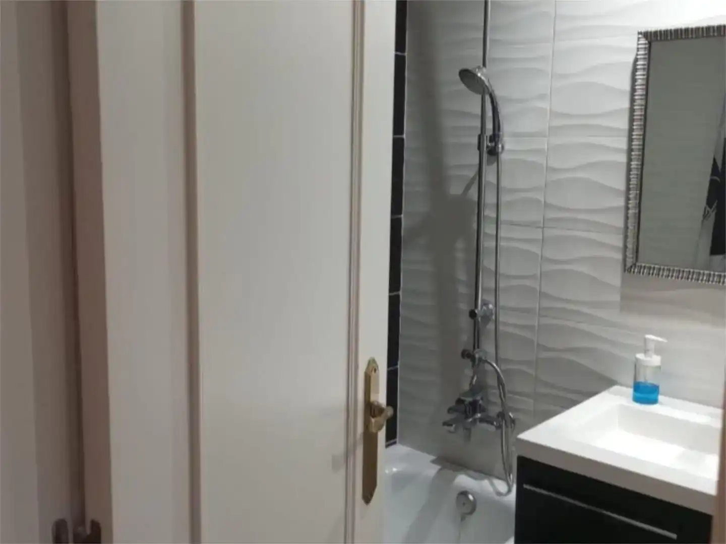 Bathroom of Attic for sale in Tomares  with Air Conditioner, Swimming Pool and Balcony
