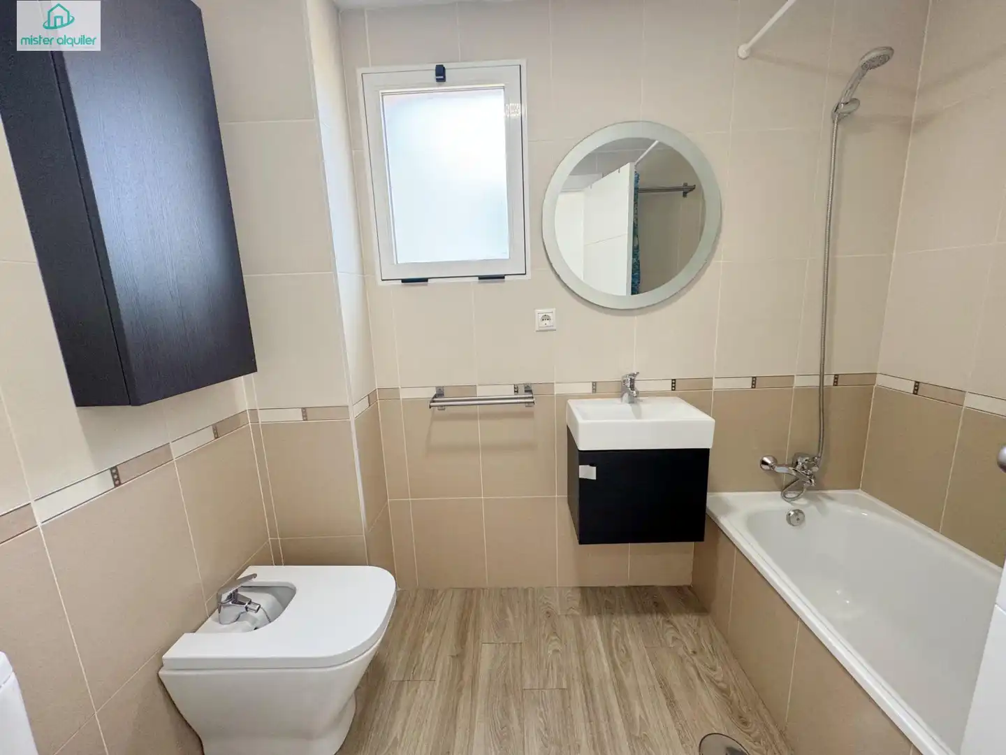 Baño de Apartamento de alquiler en Sant Joan d'Alacant con Aire acondicionado, Jardín privado y Terraza